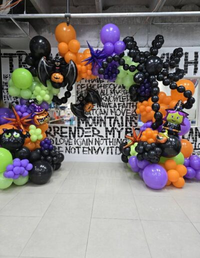 yourstyle2be halloween balloon arch party design